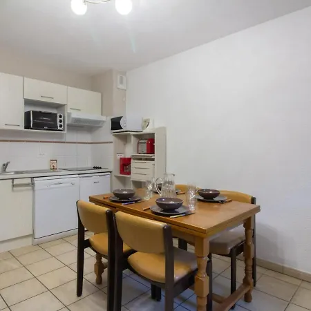 Triplex Pour 7 Pers. Avec Terrasse, Parking, Proche Telecabine Et Commerces - Fr-1-401-178 Ferienhaus